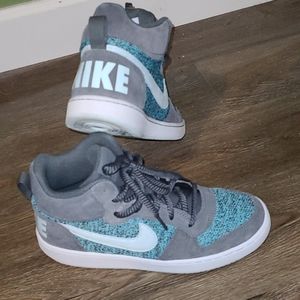 Nike Court Mid Burough Sneakers Sz 7 youth